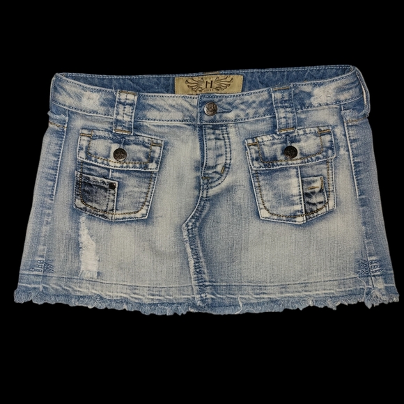 Hint Jeans Mini Skirt.        Size 5 - Picture 4 of 9